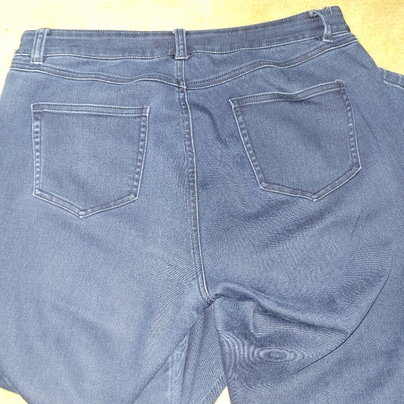 Foxcroft NYC Women's Dark Wash Mid-Rise Straight Leg Stretch Jeans 12 - Picture 3 of 5